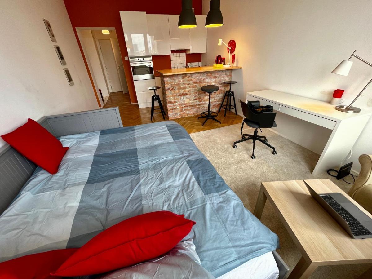 Super Beauty Metro Wifi 65'tv Netflix Hbo Appletv+ Apartamento Varsovia
