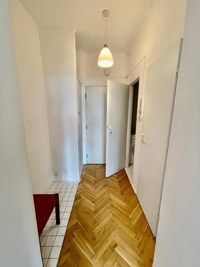 Super Beauty Metro Wifi 65'tv Netflix Hbo Appletv+ Varsovia