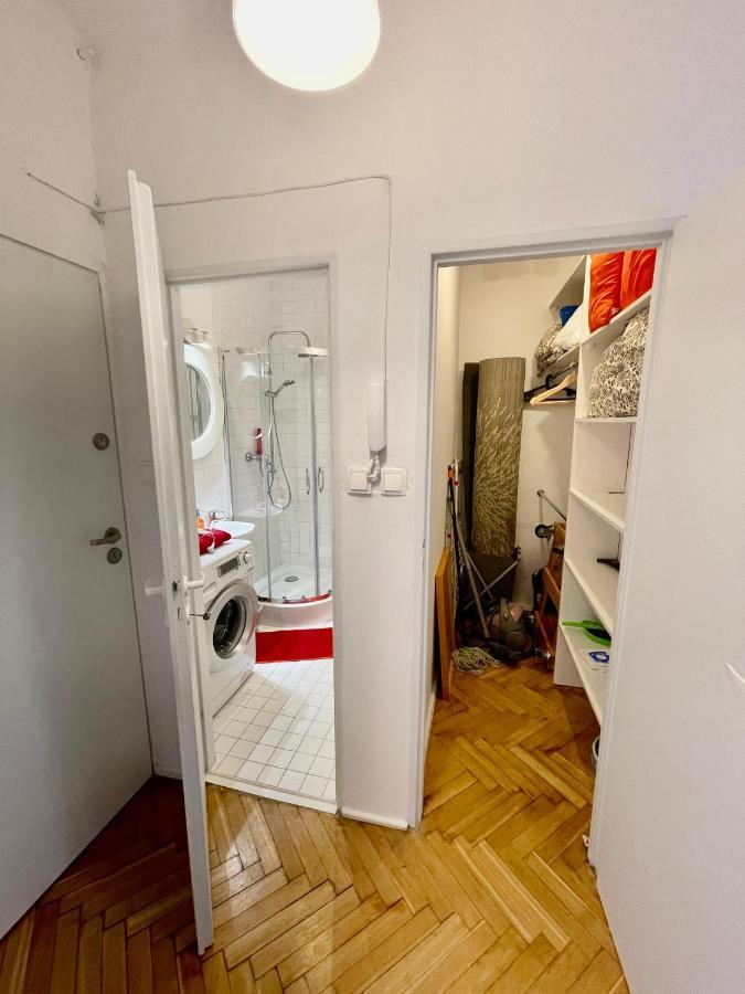 Super Beauty Metro Wifi 65'tv Netflix Hbo Appletv+ Apartamento Varsovia