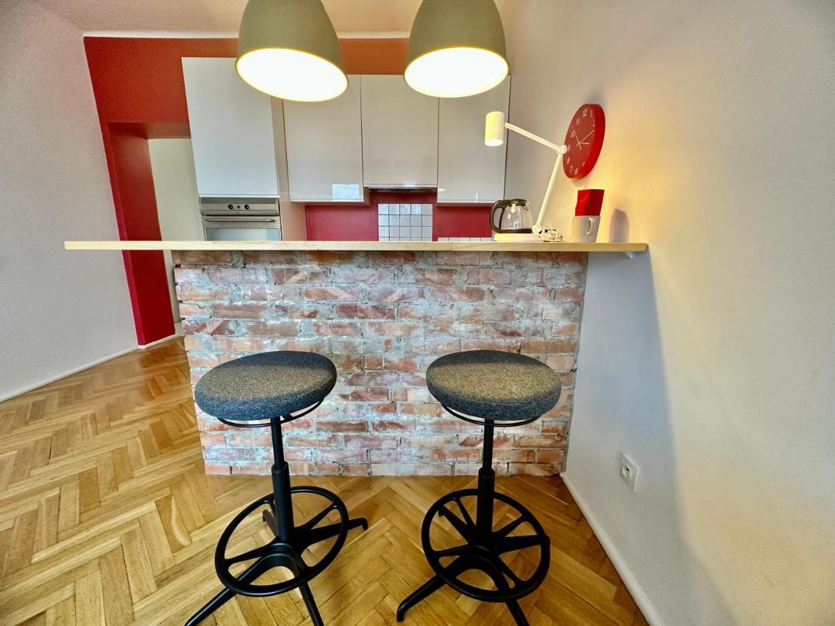 Apartamento Super Beauty Metro Wifi 65'tv Netflix Hbo Appletv+ *